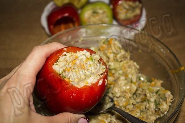 Перец фаршированный мясом и рисом - рецепт с томатным соусом